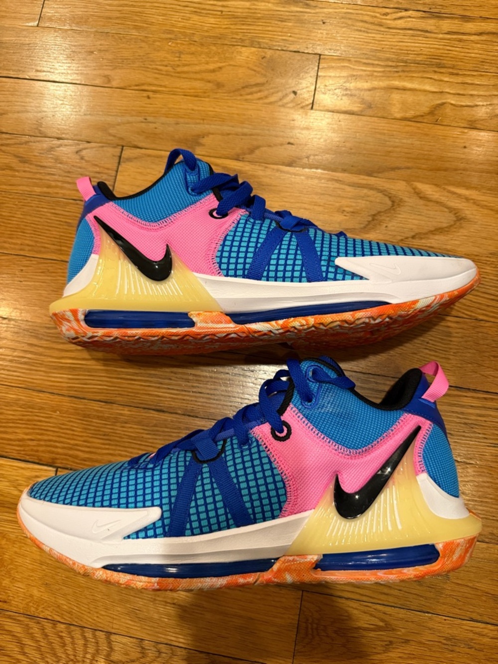 Nike LeBron Witness 7 Men’s Size 11